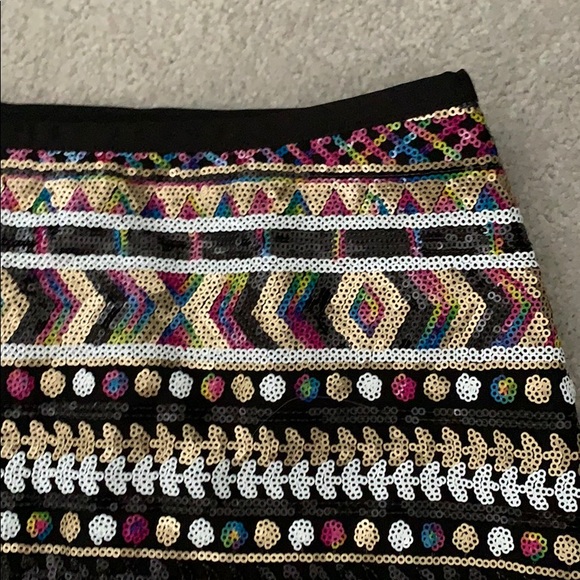 Guess mini skirt - Picture 2 of 4